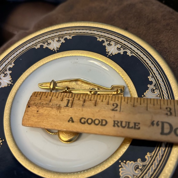 Vintage JJ Gold Hand with Pocket-watch Brooch - Picture 5 of 6